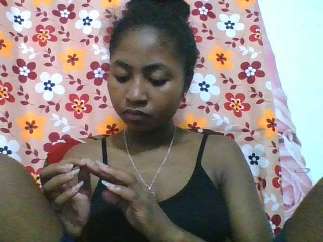 Marinah1a live cam on BongaCams