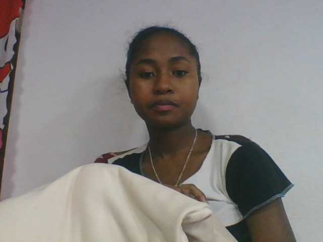 Marinah1a live cam on BongaCams