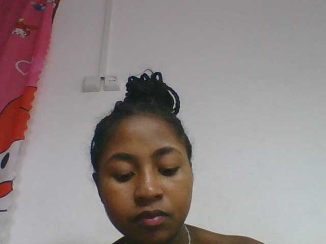 Marinah1a live cam on BongaCams