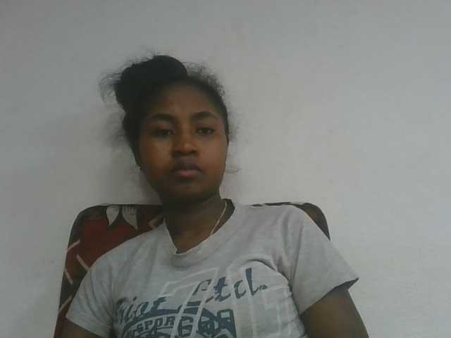 Marinah1a live cam on BongaCams