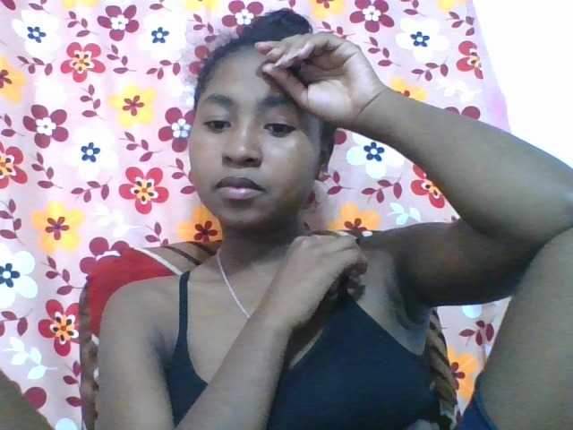Marinah1a live cam on BongaCams