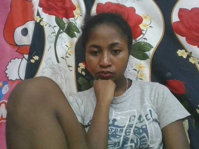 Marinah1a live cam on BongaCams