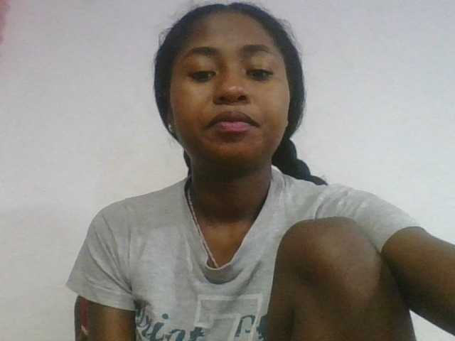 Marinah1a live cam on BongaCams
