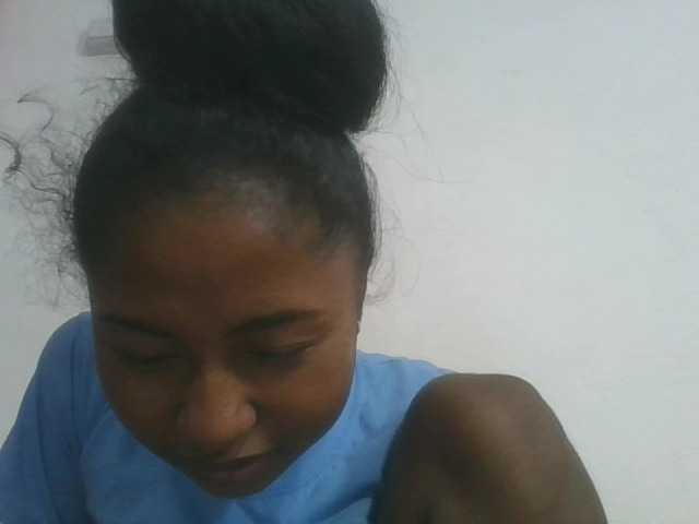 Marinah1a live cam on BongaCams
