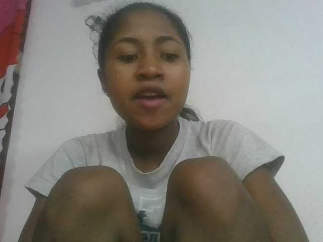 Marinah1a live cam on BongaCams