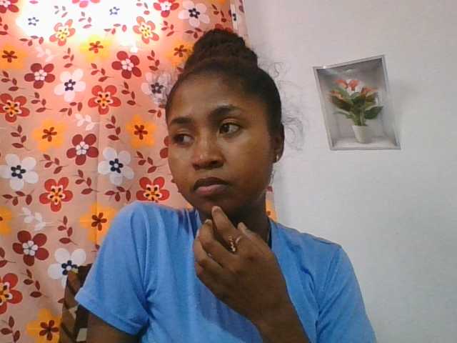 Marinah1a live cam on BongaCams