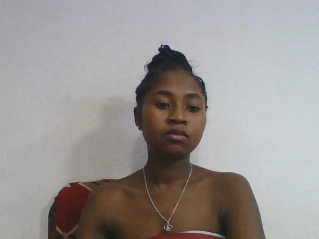 Marinah1a live cam on BongaCams