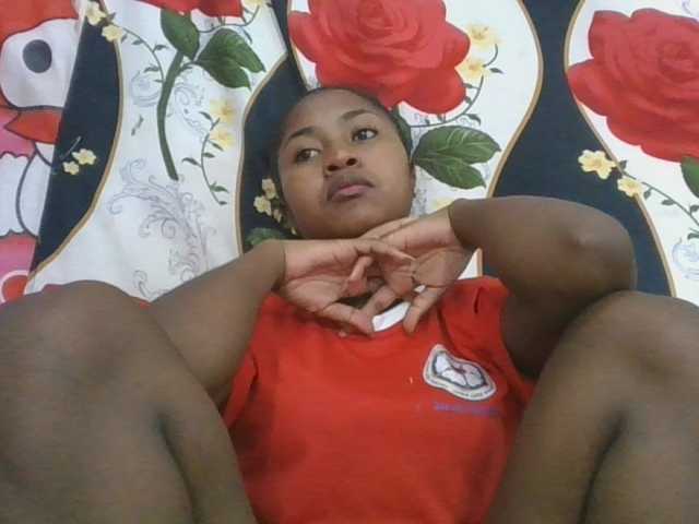 Marinah1a live cam on BongaCams