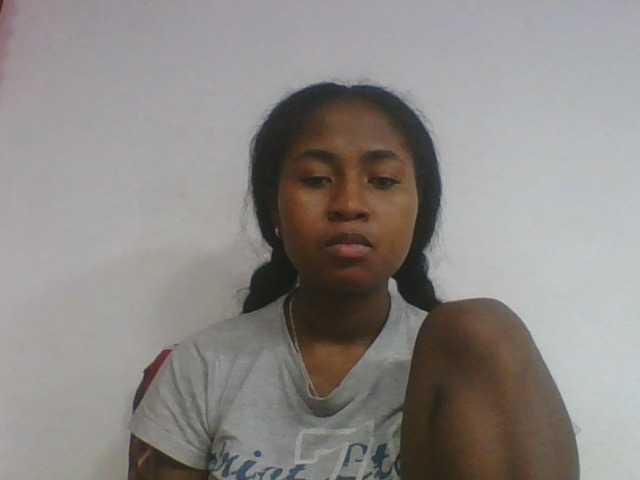 Marinah1a live cam on BongaCams