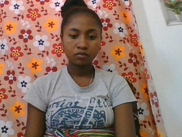 Marinah1a live cam on BongaCams