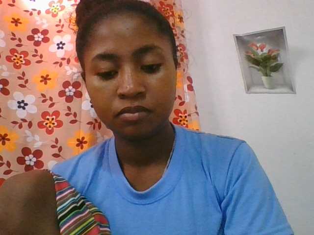 Marinah1a live cam on BongaCams