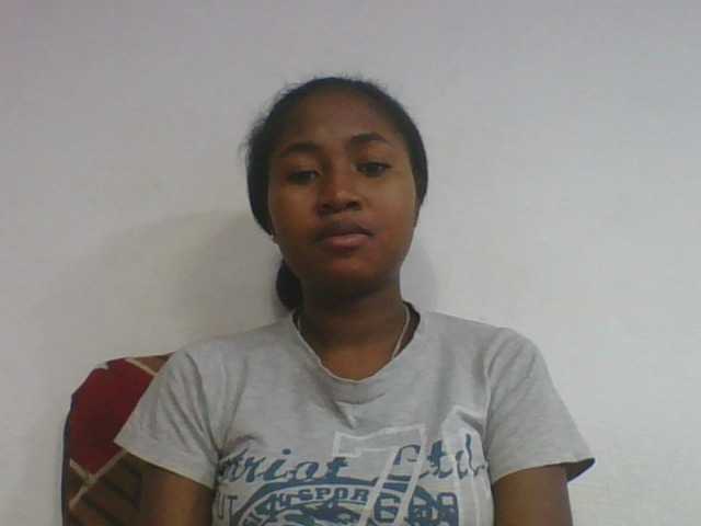 Marinah1a live cam on BongaCams