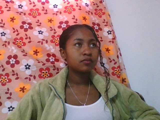 Marinah1a live cam on BongaCams