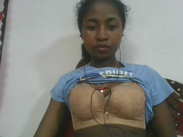 Marinah1a live cam on BongaCams