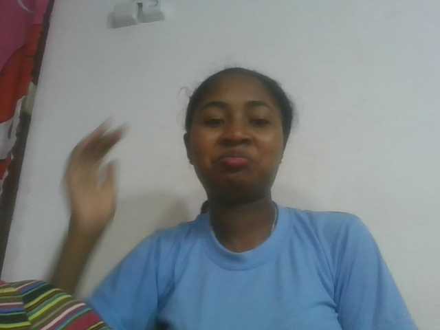 Marinah1a live cam on BongaCams