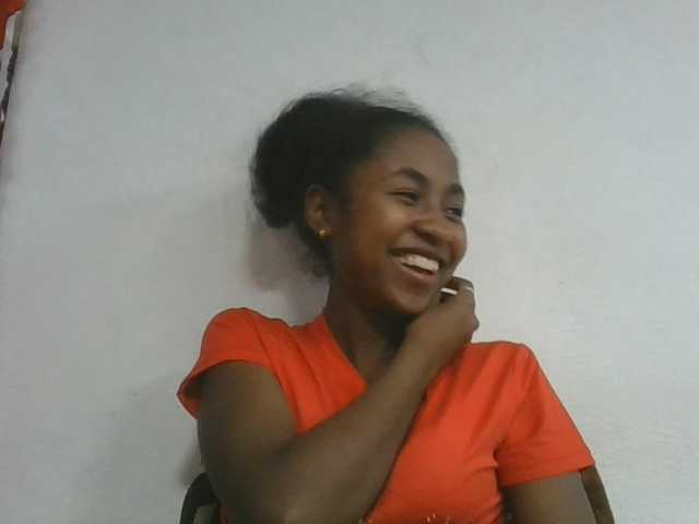 Marinah1a live cam on BongaCams