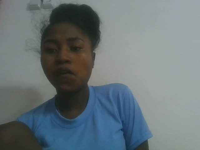 Marinah1a live cam on BongaCams