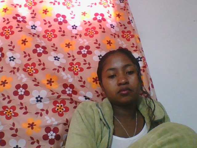 Marinah1a live cam on BongaCams