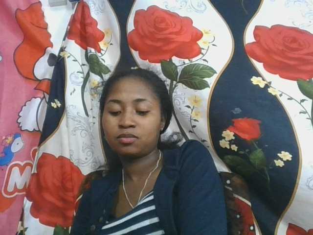 Marinah1a live cam on BongaCams