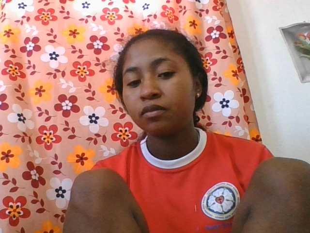 Marinah1a live cam on BongaCams