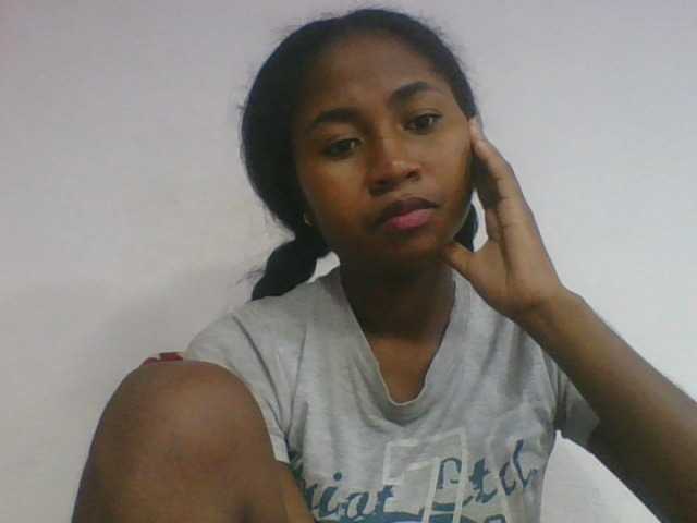 Marinah1a live cam on BongaCams