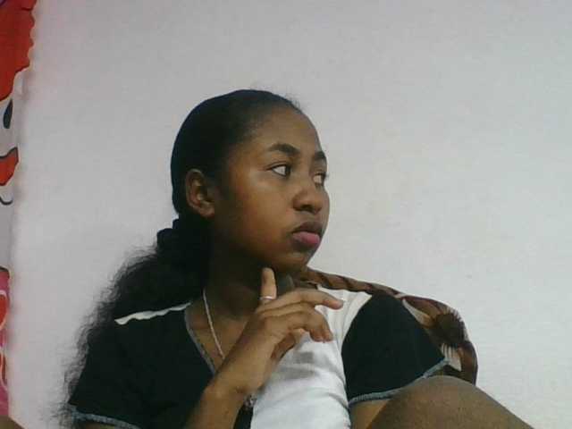 Marinah1a live cam on BongaCams