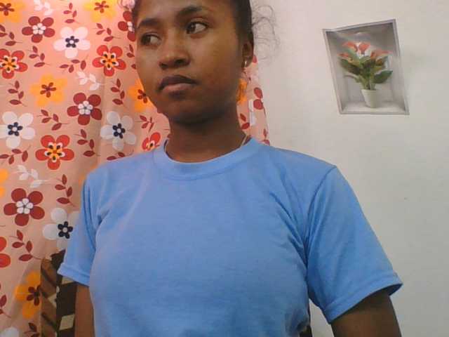 Marinah1a live cam on BongaCams