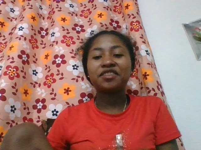 Marinah1a live cam on BongaCams