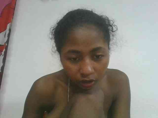 Marinah1a's cam show statistics and live stream