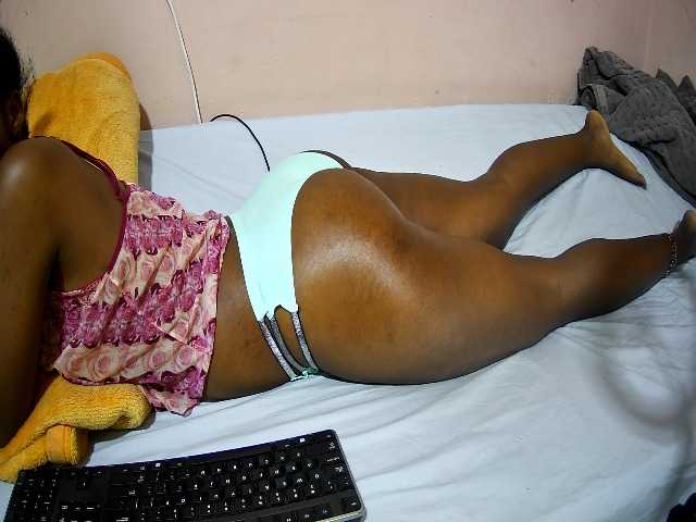 cute-sonya live cam on UnifiedCams