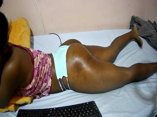 cute-sonya live cam on UnifiedCams