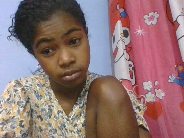 Phaniah1a live cam on BongaCams