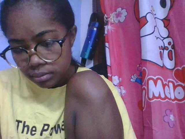 Phaniah1a live cam on BongaCams
