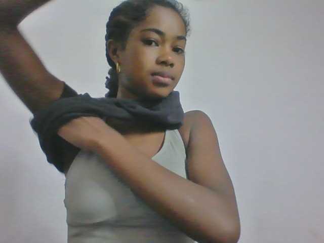 Phaniah1a live cam on BongaCams