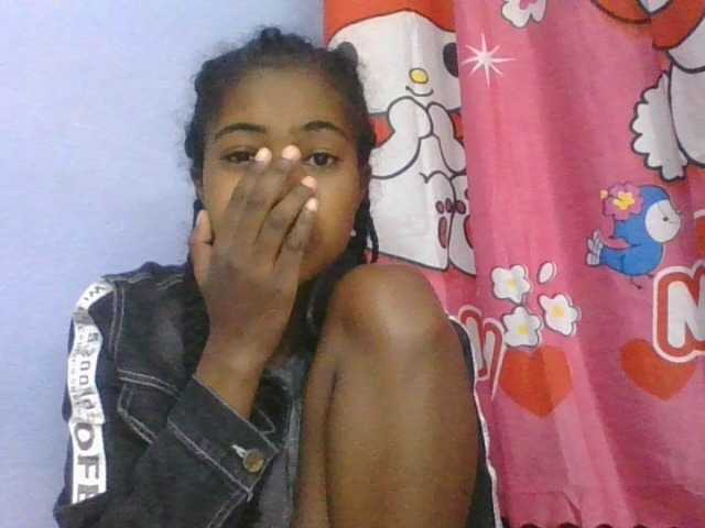 Phaniah1a live cam on BongaCams