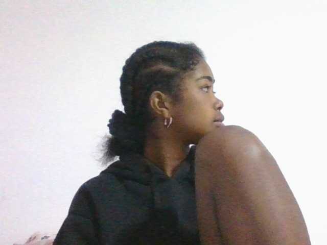 Phaniah1a live cam on BongaCams