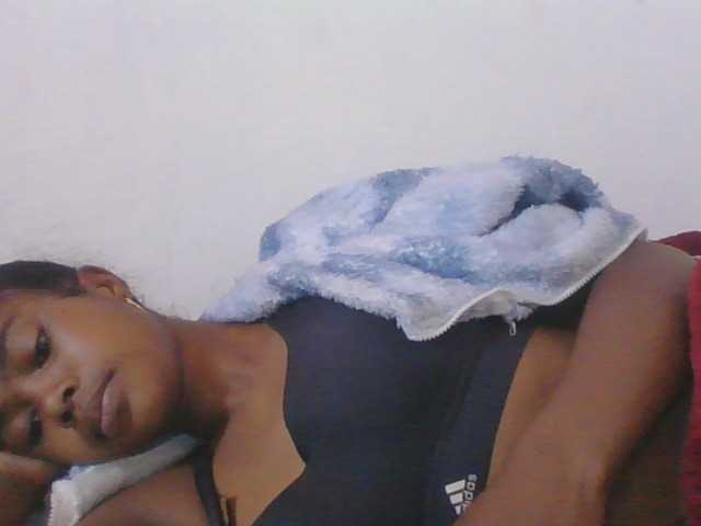 Phaniah1a live cam on BongaCams