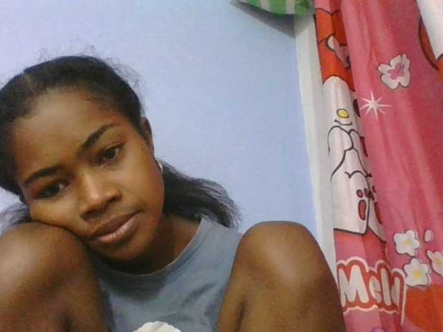 Phaniah1a live cam on BongaCams