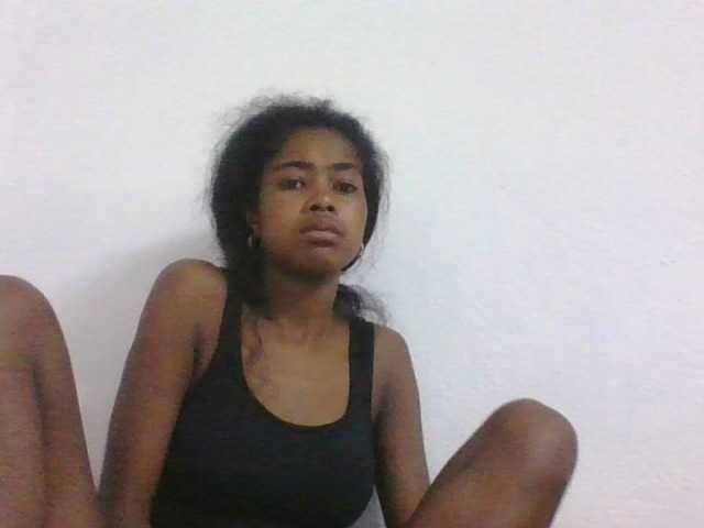 Phaniah1a live cam on BongaCams