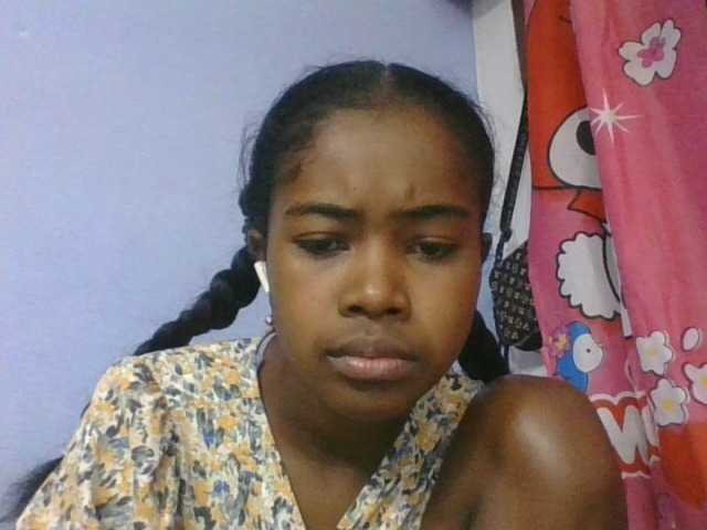 Phaniah1a live cam on BongaCams