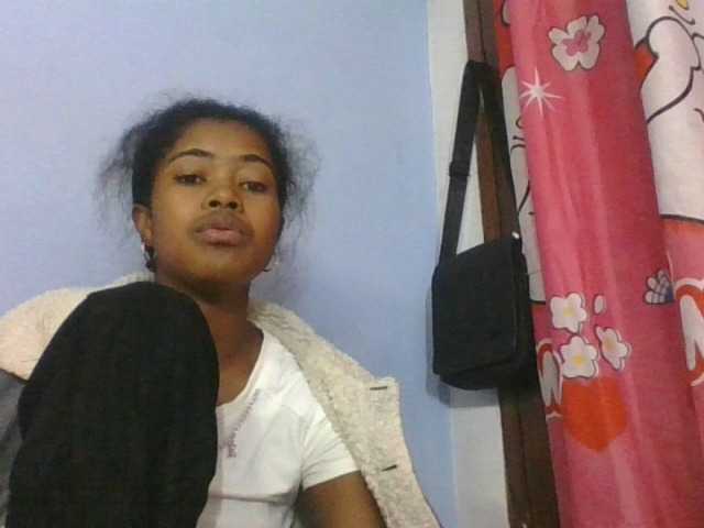 Phaniah1a live cam on BongaCams
