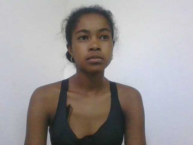 Phaniah1a live cam on BongaCams