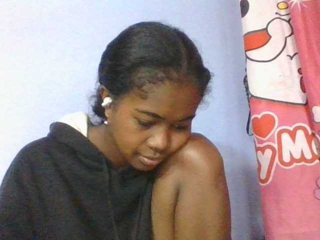 Phaniah1a live cam on BongaCams