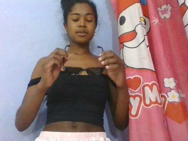 Phaniah1a live cam on BongaCams