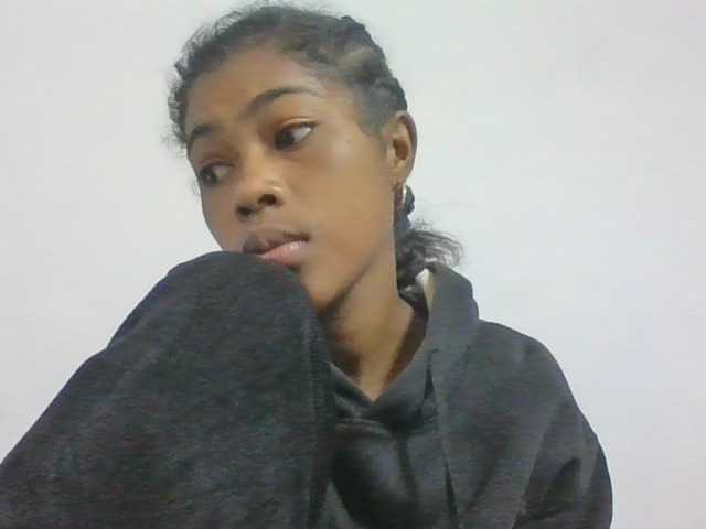 Phaniah1a live cam on BongaCams