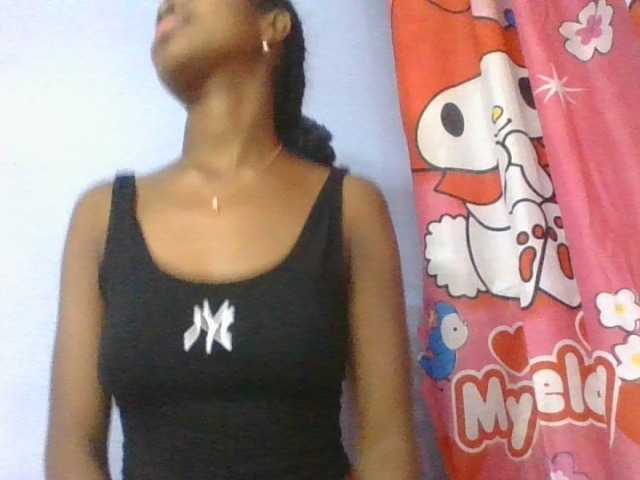 Phaniah1a live cam on BongaCams