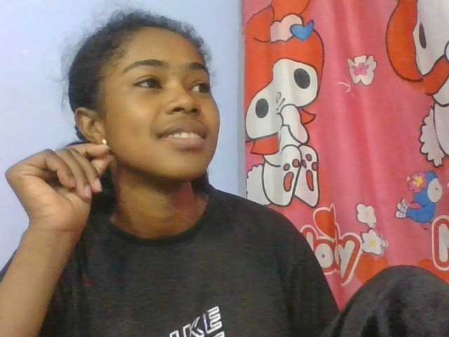 Phaniah1a live cam on BongaCams