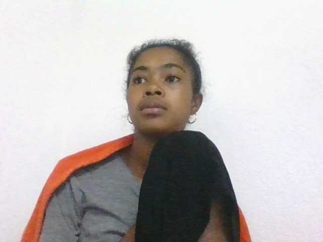 Phaniah1a live cam on BongaCams