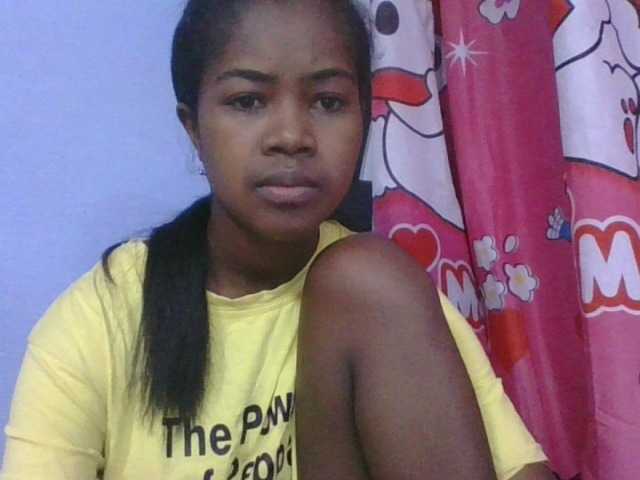 Phaniah1a live cam on BongaCams