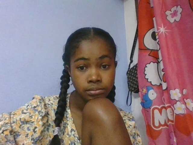 Phaniah1a live cam on BongaCams